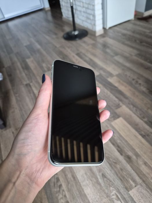 iPhone XR 64 GB білий