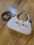 Сумка GUESS, в бежевом цвете