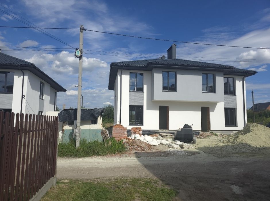 Котедж у Сокільниках в КМ Savanna