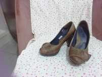 Sapatos Castanhos de salto médio