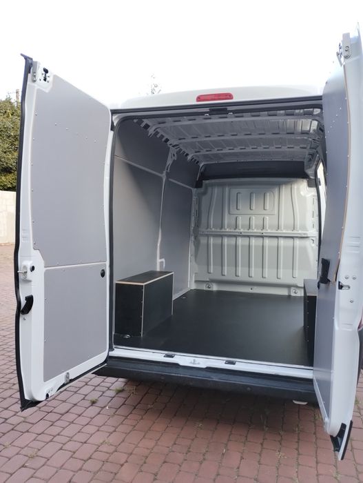 Zabudowa przestrzeni ładunkowej F.Ducato L2H2