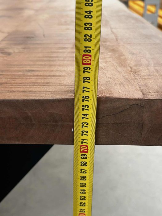 Stół drewniany w stylu loftowym