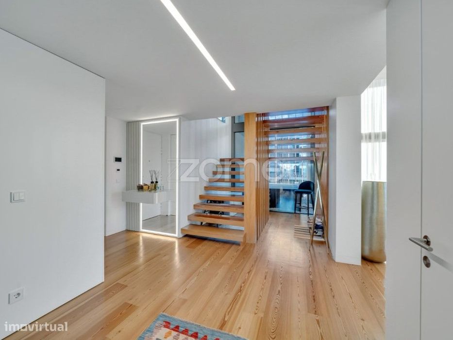 T4 Duplex One Living