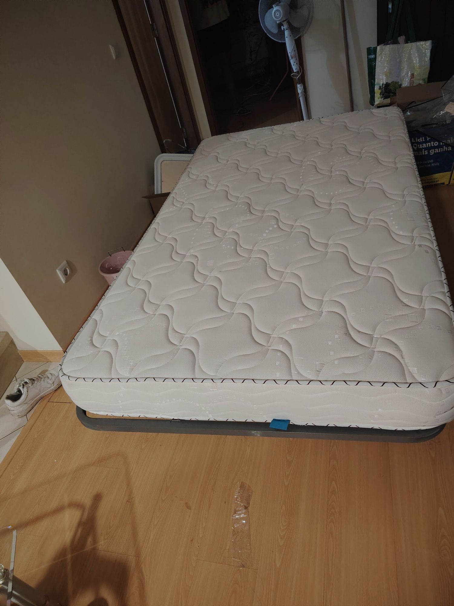 Cama com colchão