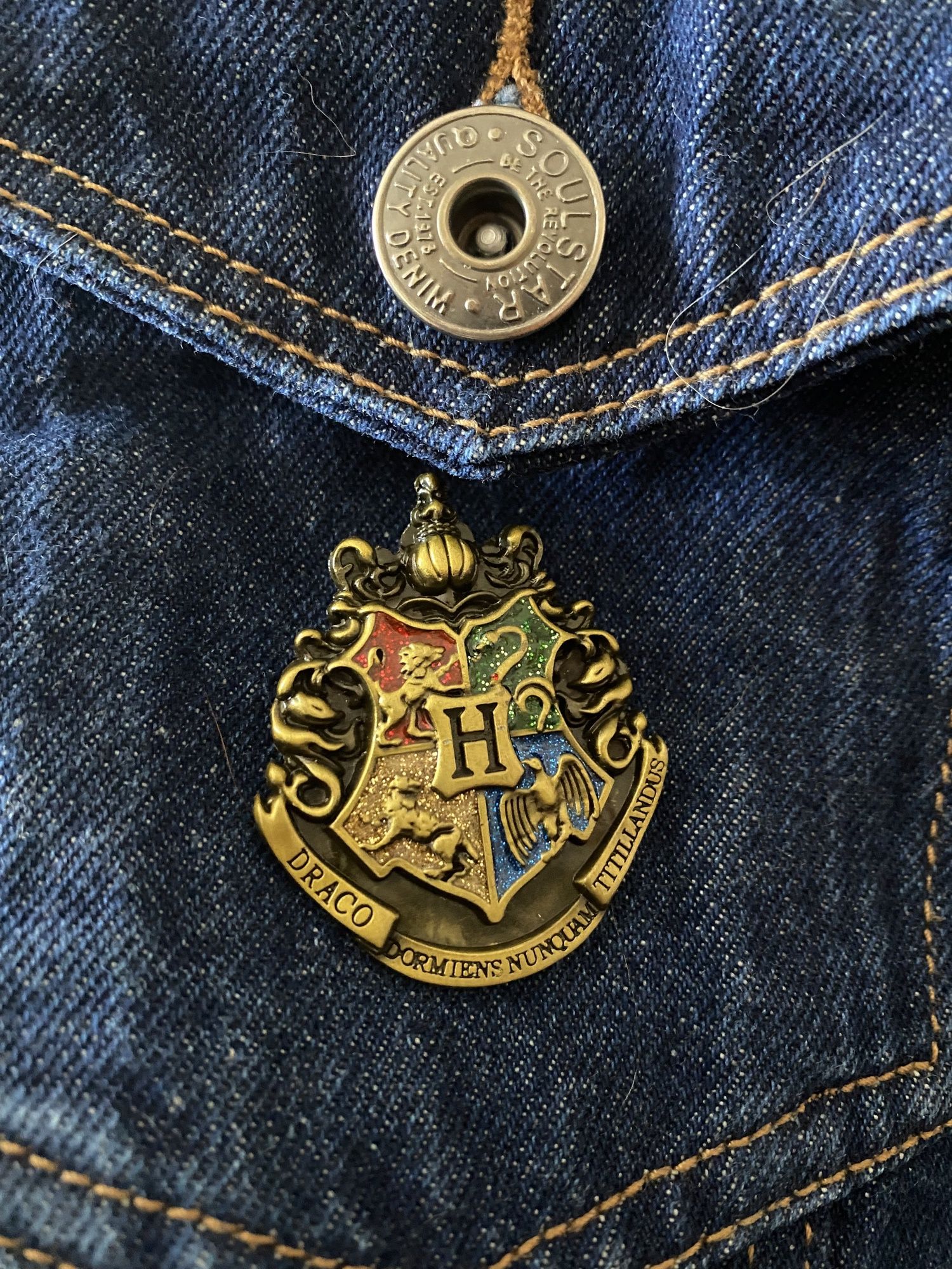 Значок harry potter Hogwarts school Гриффиндор пины металлические