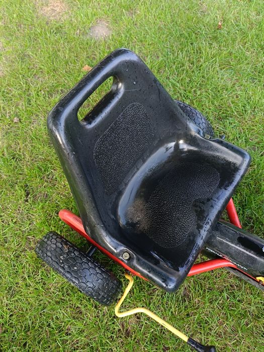 Gokart na pedały,do jazdy dla dziecka.