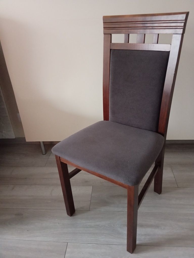 Sprzedam 6 krzeseł kuchennych..