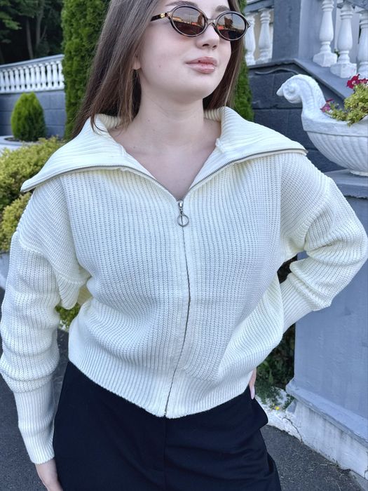 Светр на блискавці