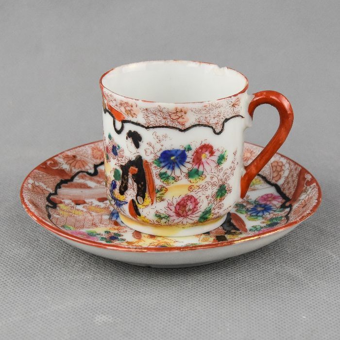 4 Chávenas de café e pires Porcelana, com flores e figuras orientais