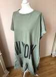Sukienka bawełniana z napisem na lato luźna oversize khaki New York