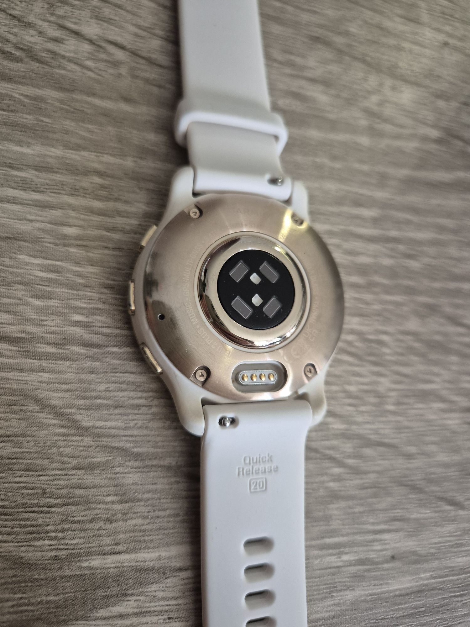 Garmin Venu 2 Plus kremowy