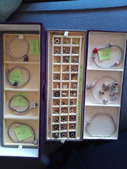 Pulseira Pandora e contas