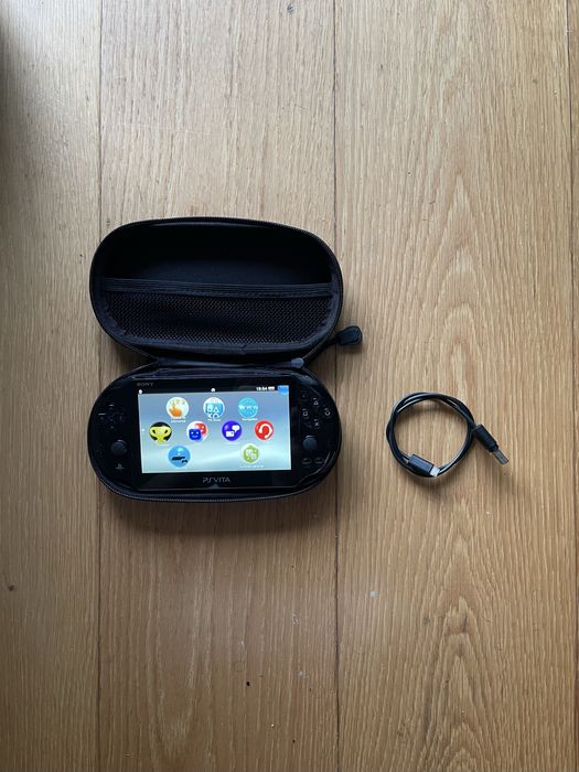Psvita 2000 (Slim) + Cabo de carregamento