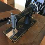 Máquina de Costura Singer antiga
