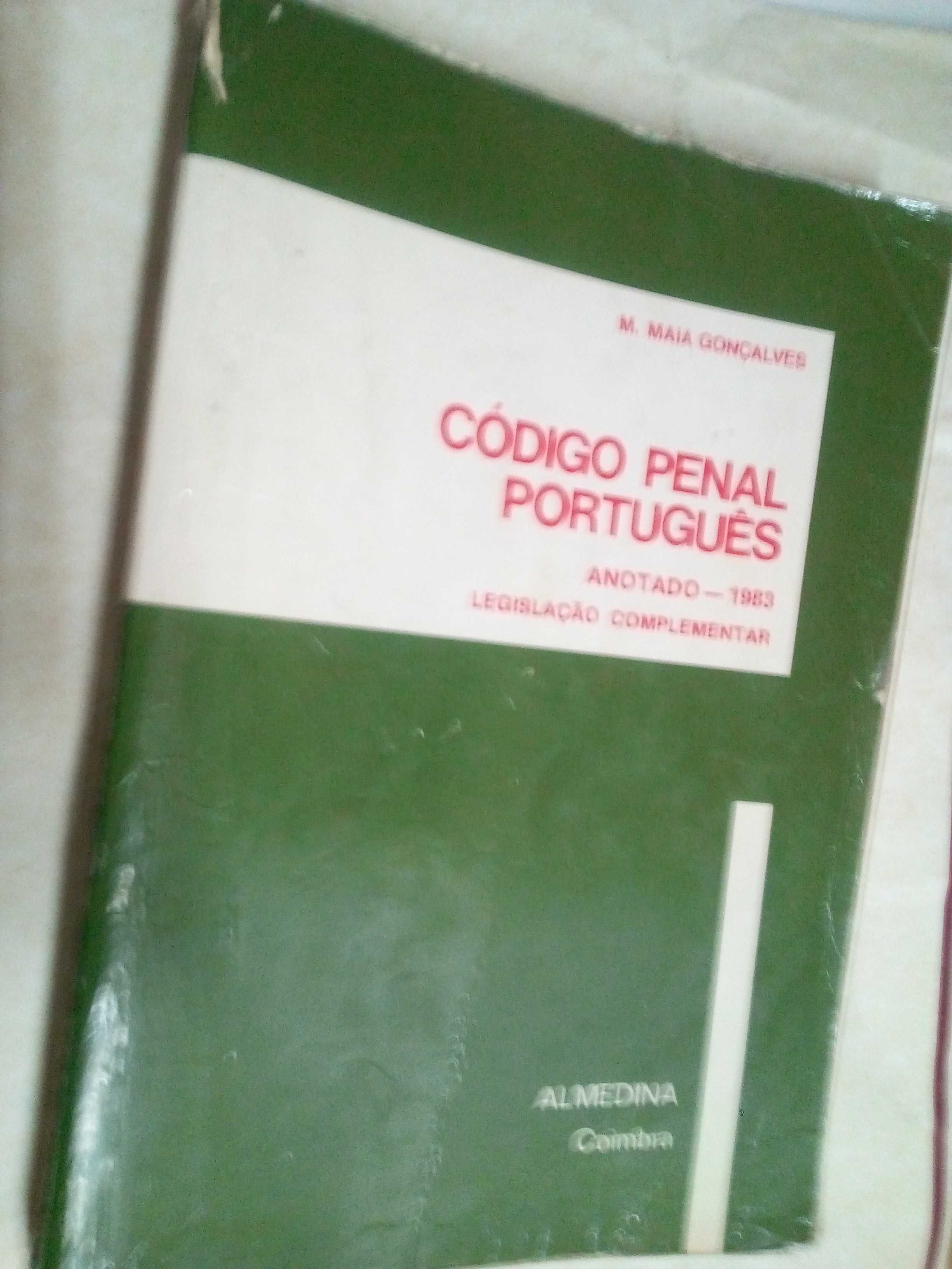 Acervo bibliográfico de Direito (e Processo) Penal — 3 volumes