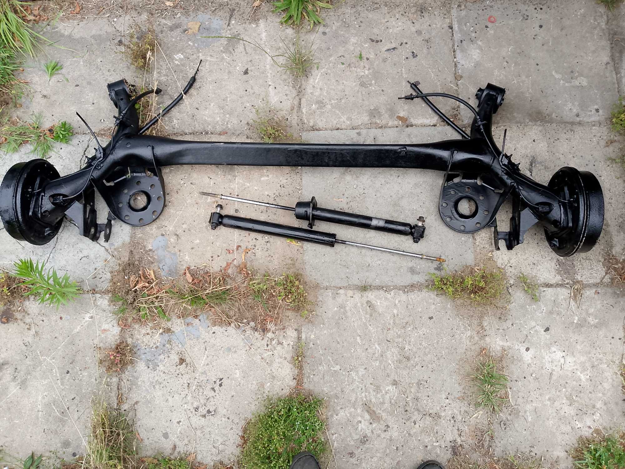 Toyota Yaris 2 oś tył oryginalna komplet wysyłka