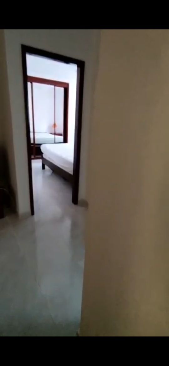 Aluga se quarto em Montegordo para mulher