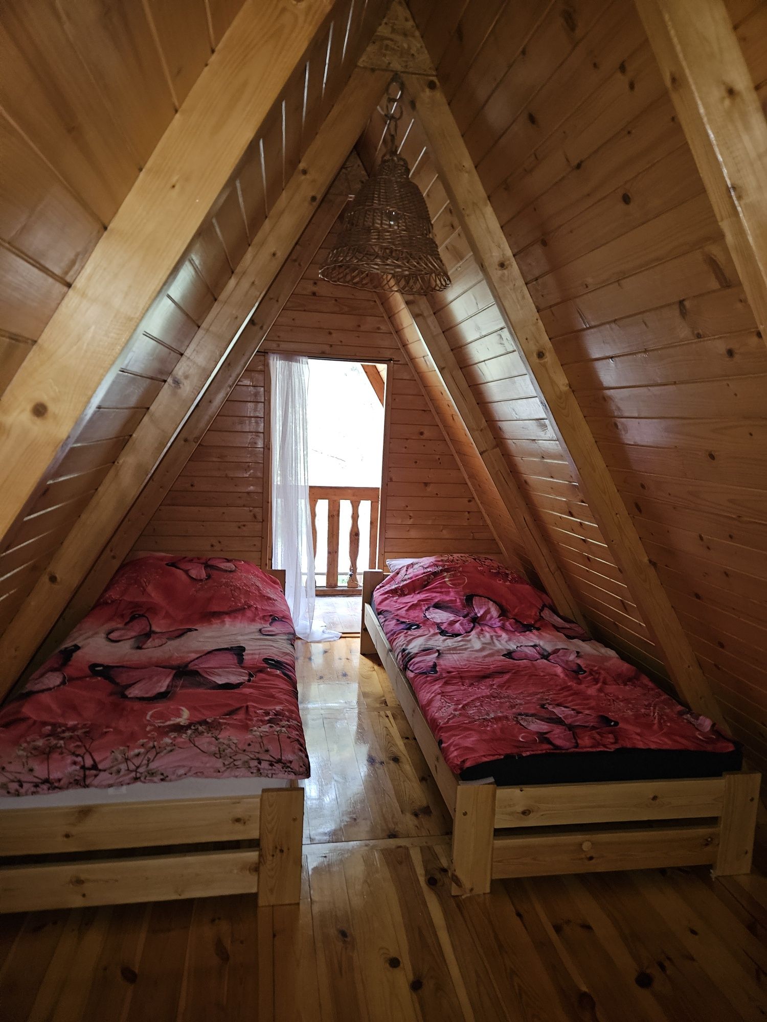 Domek nad jeziorem powidzkim, nocleg Powidz okolice