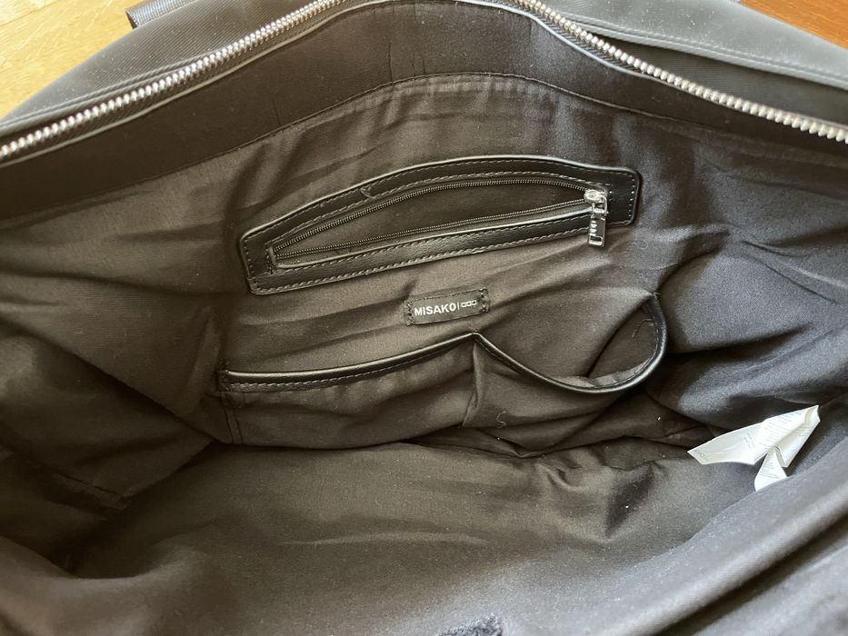 Mala grande preta Misako