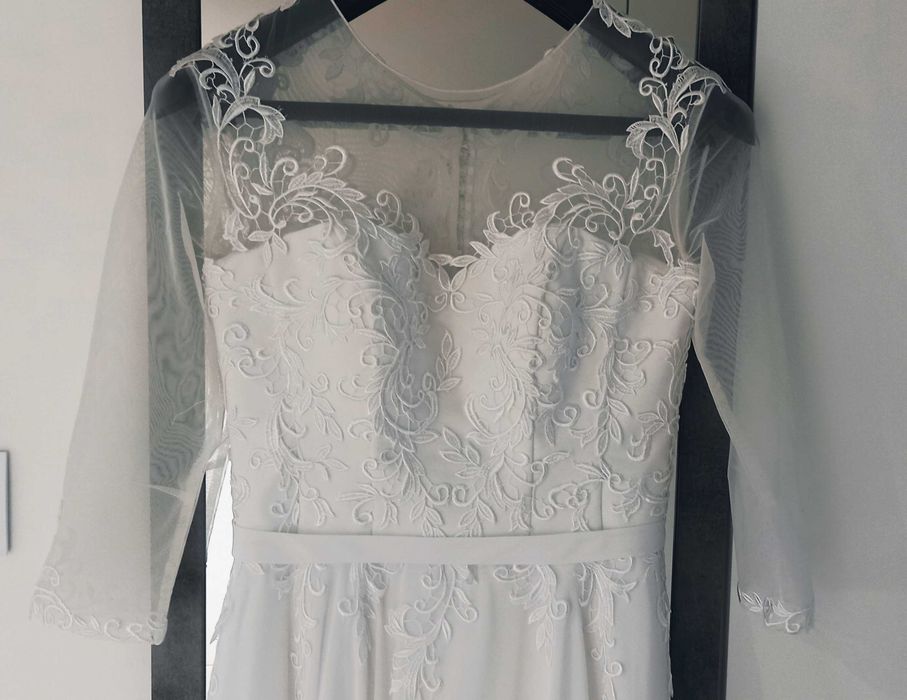 Suknia ślubna delikatna skromna haft gipiura rękaw wyszczuplająca 38