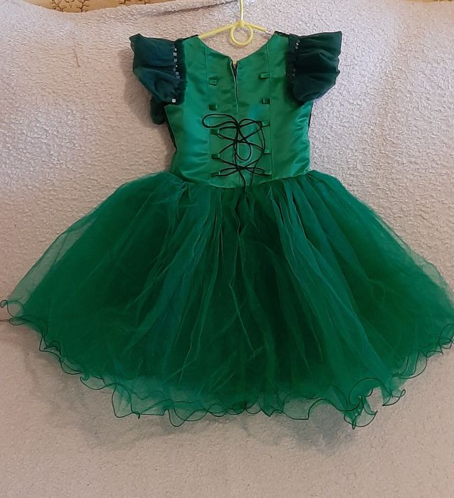 Плаття пишне нарядне зелене смарагдове