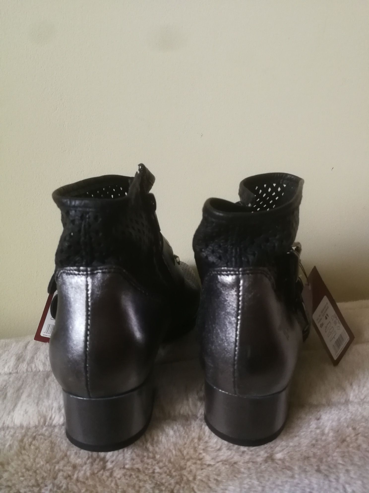 Buty damskie MUSTANG 41