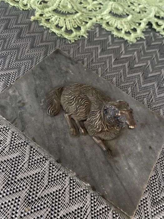 Przycisk do papieru srebro repus pies