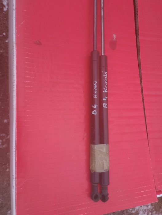 VW Passat B4 kombi siłowniki teleskopy tylnej klapy bagażnika