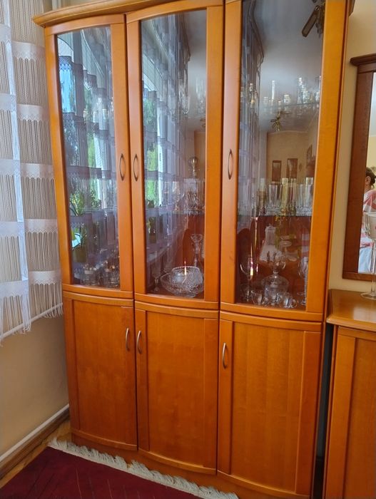 Duży zestaw Drewniane meble ze stołem do salonu, dużego pokoju