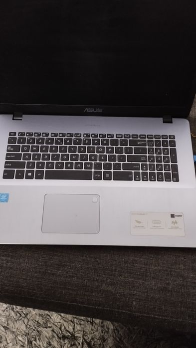 Sprzedam Asus VivoBook R702UA