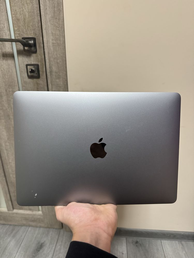 Macbook air 13 2018 core i5 8/256gb