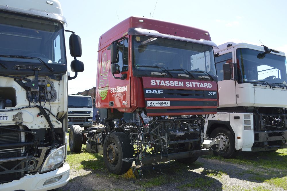 Кабина DAF XF 105.460 красная