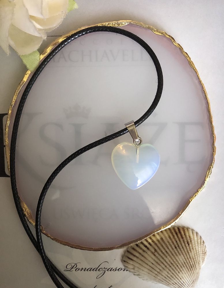 Wisiorek Serce na sznureczku, Niebieski transparent/Blue Transparent