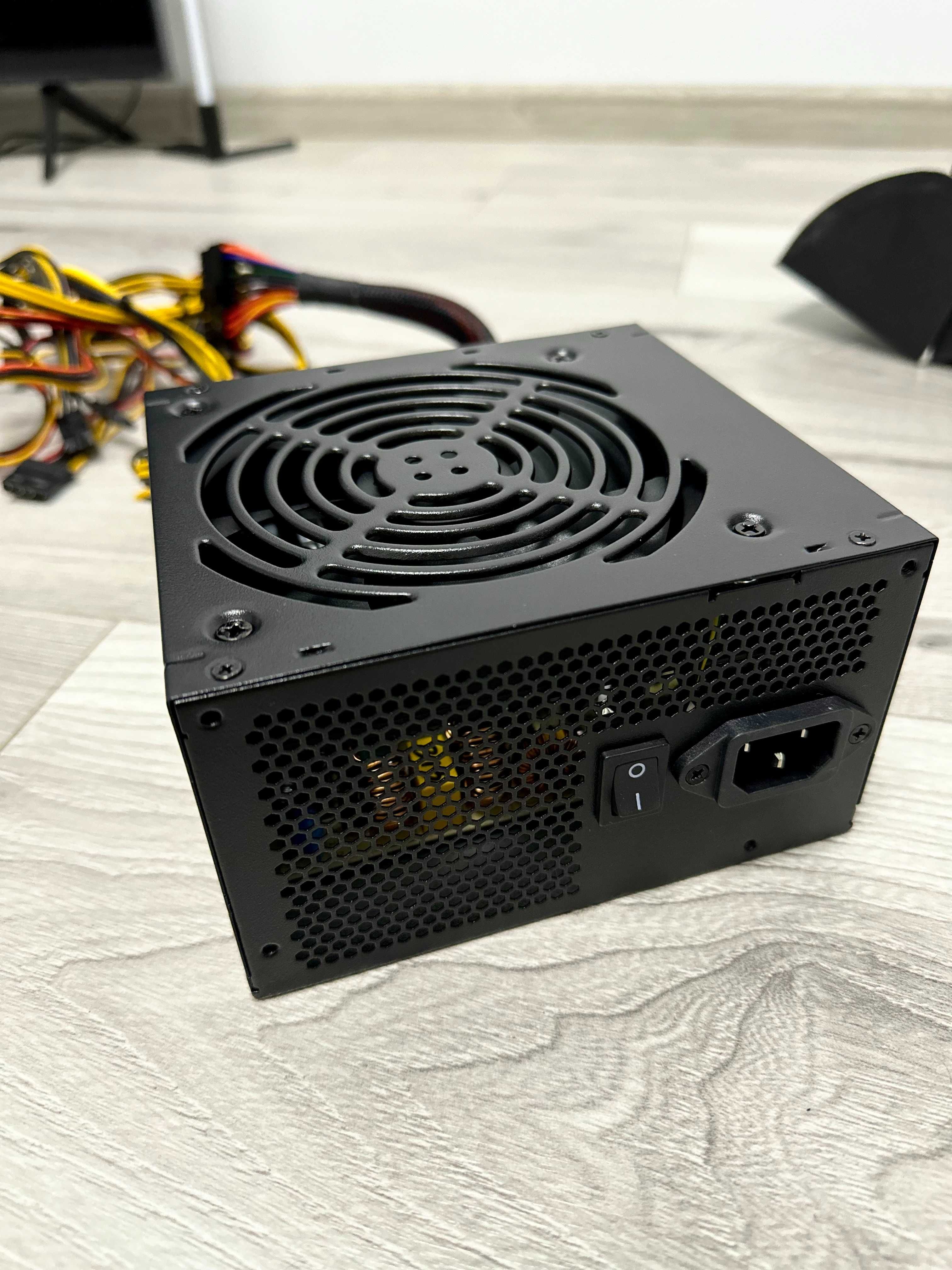 Блок живлення Qube 700W