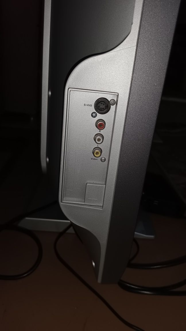 Telewizor grundig 37 cali w zestawie z tunerem dvb-t2 Cabletech