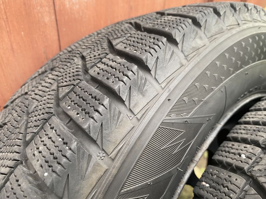 Зимова резина шини з дисками 5.112r15 195 65 15