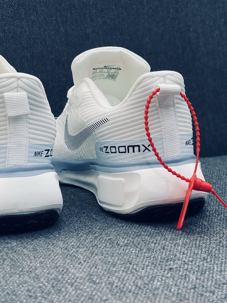 Кросівки nike zoomx invincible run flyknit 3 white