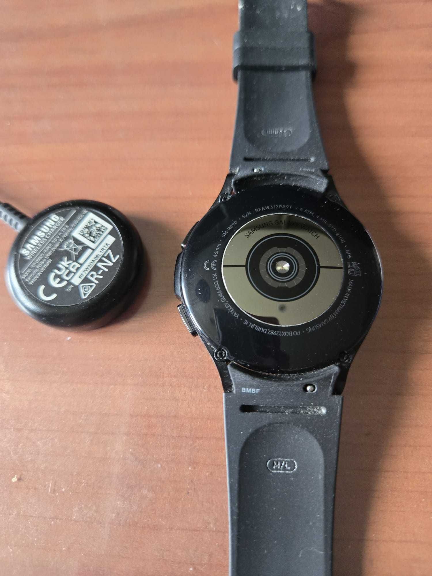 Samsung Galaxy Watch4 Classic - stan idealny, oryginalne opakowanie.