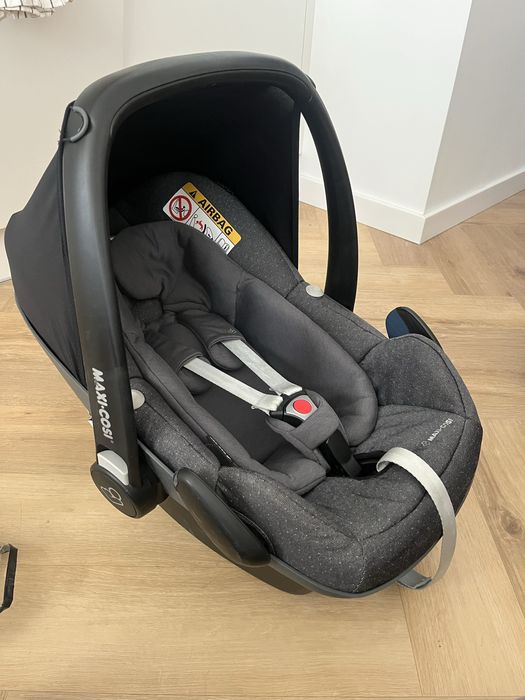 Fotelik Maxi Cosi Pebble Plus + baza + folia przeciwdeszczowa