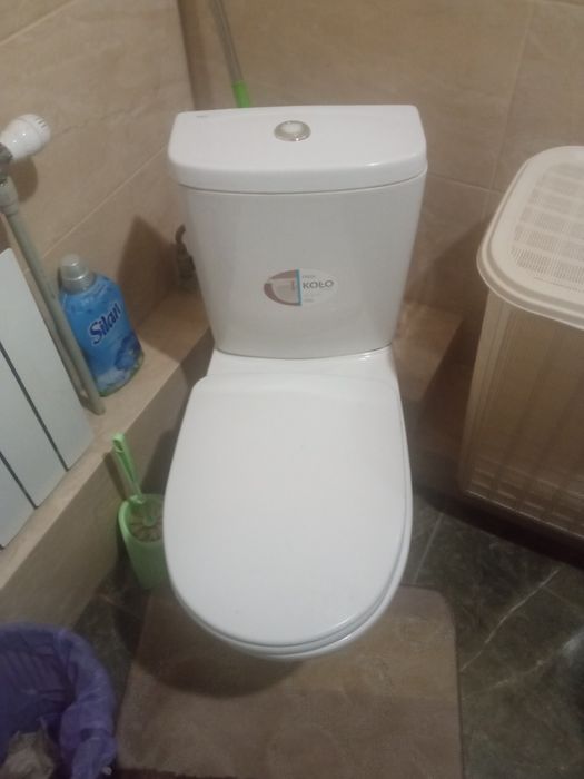 Продам унітаз в гарному робочому стані