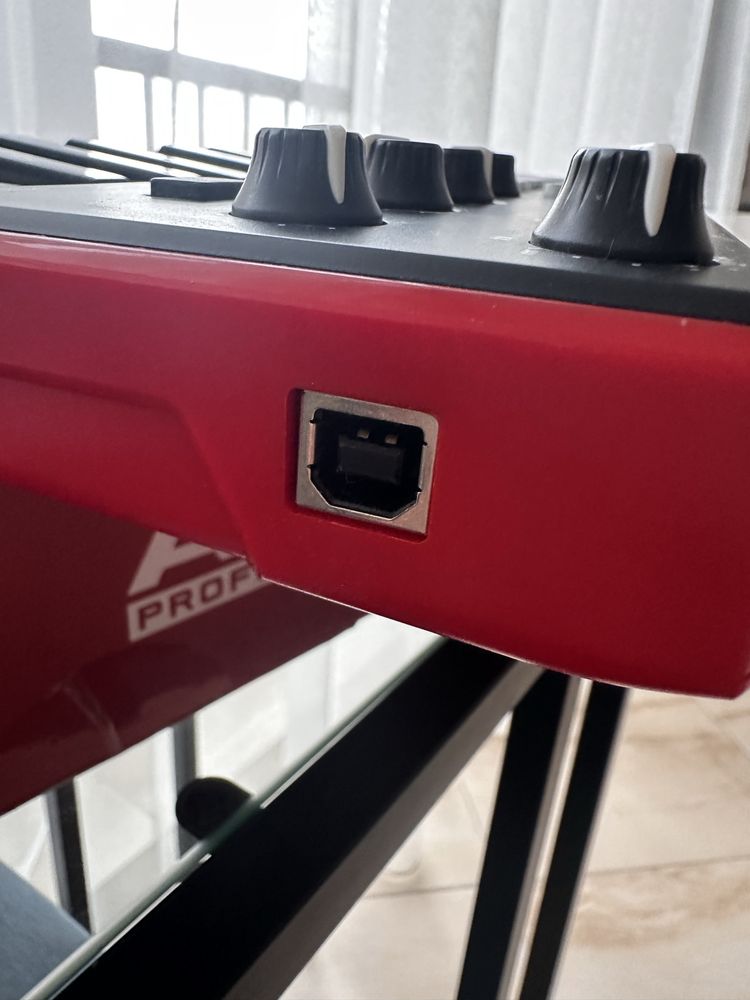 MPK mini hybrid 3 wobble