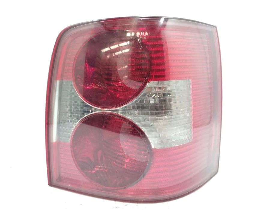 FAROLIM TRASEIRO DIREITO PASSAT VARIANT REFª 3B9945096AA