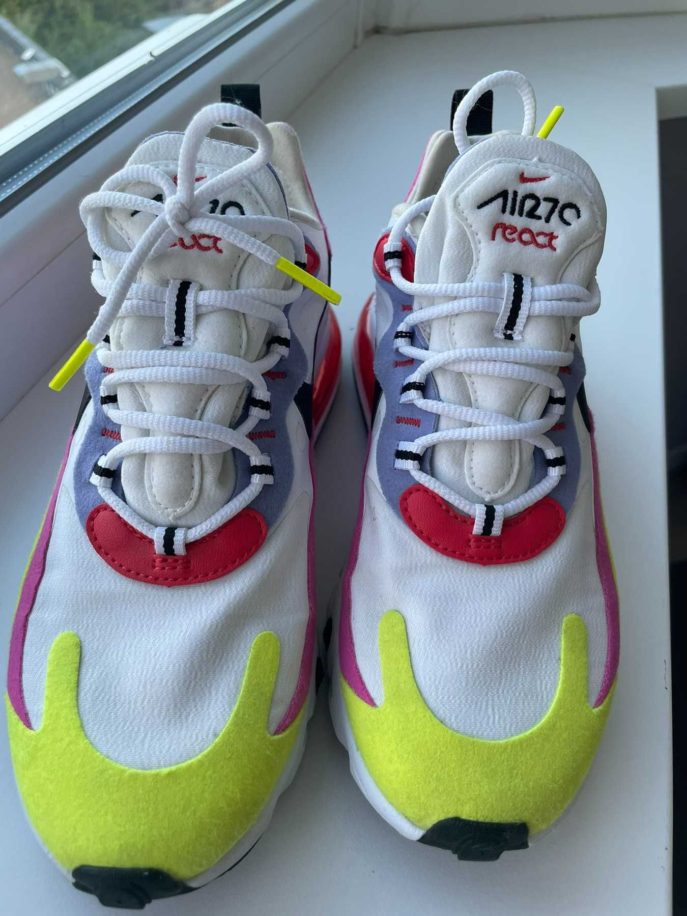 Жіночі кросівки Nike Air Max 270 React Color