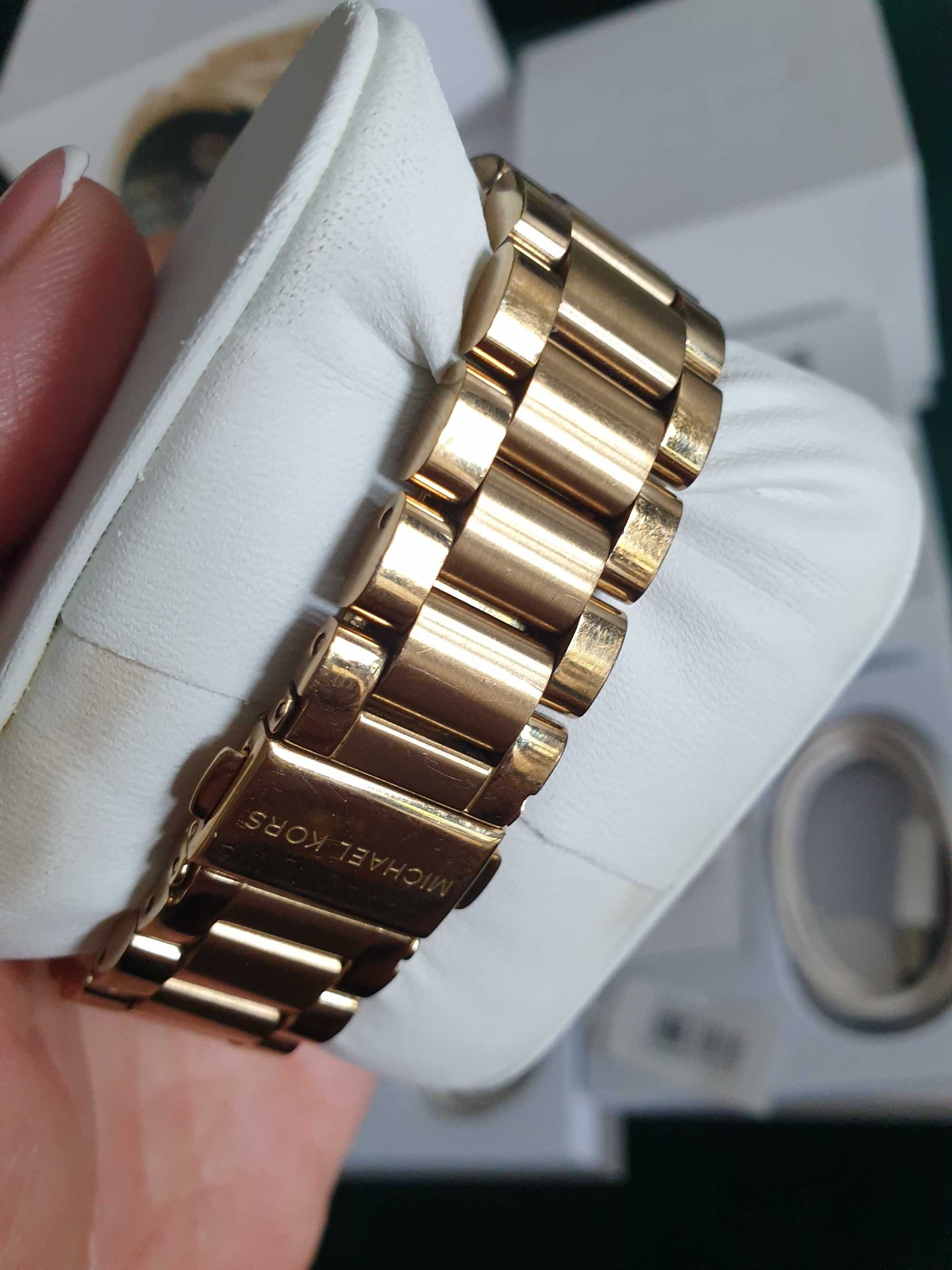 Smartwatch Michael Kors MKT5001 na części