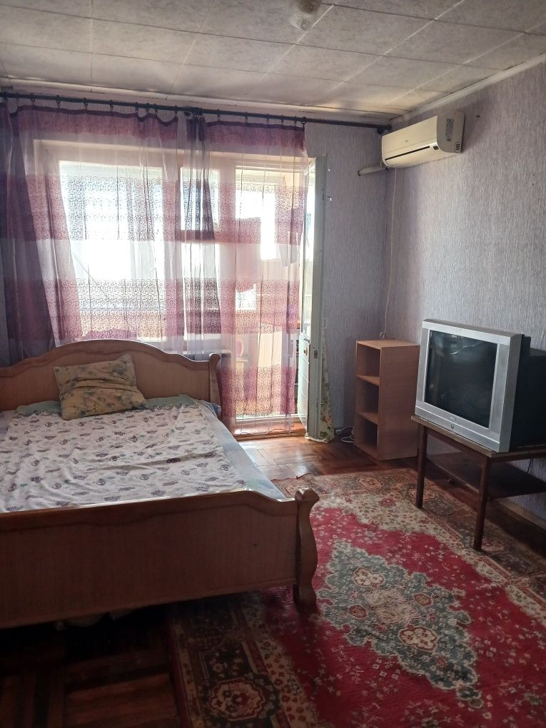 Продається  2х кімн  квартира в Олександрівському  районі