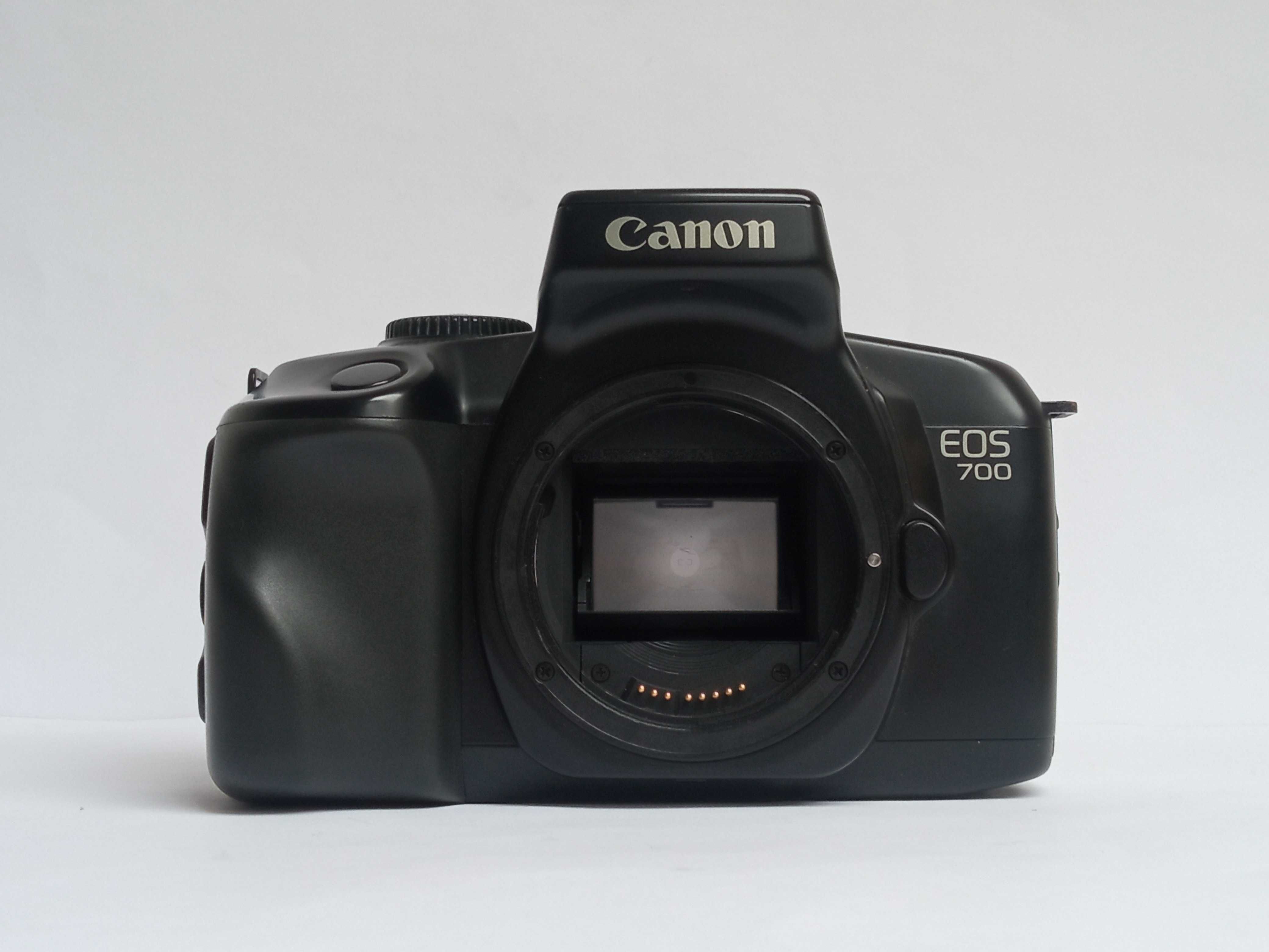 Aparat Canon EOS 700