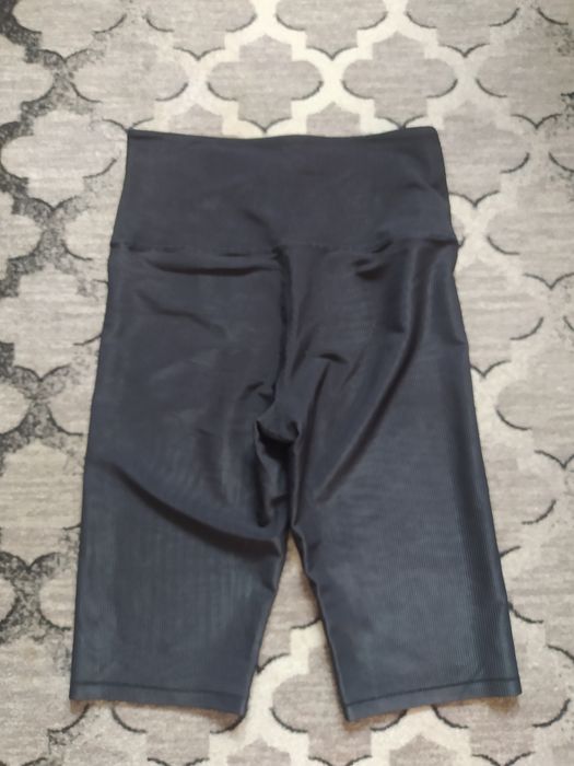 Legginsy sportowe krótkie kolarki prążek z połyskiem wysoki stan H&M