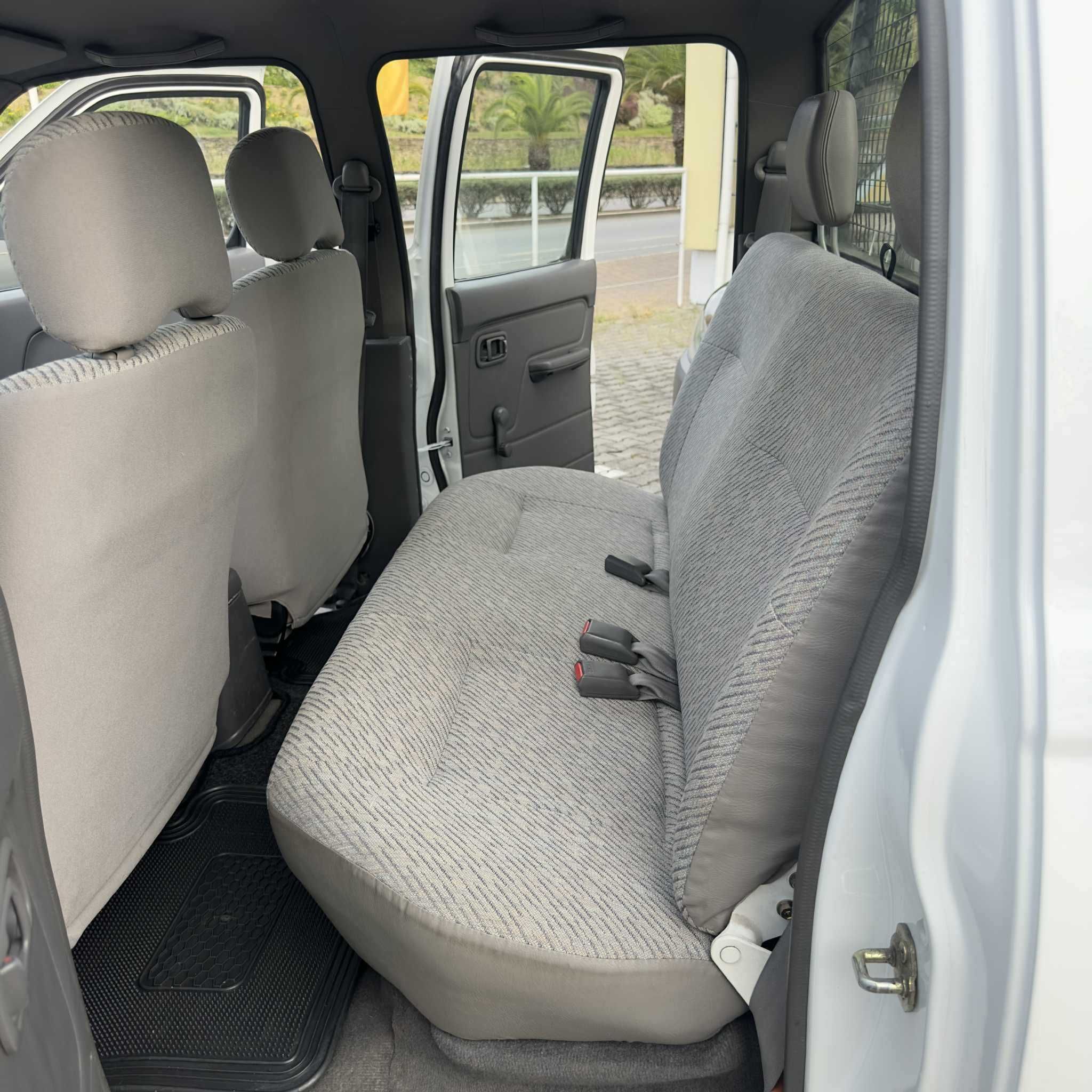 Nissan D22 2.5 TD 4x4 Cabine Dupla