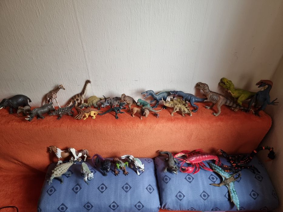 Schleich фігурки тварин , динозаврів