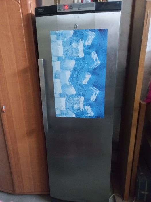 Морозильна камера Electrolux No Frost